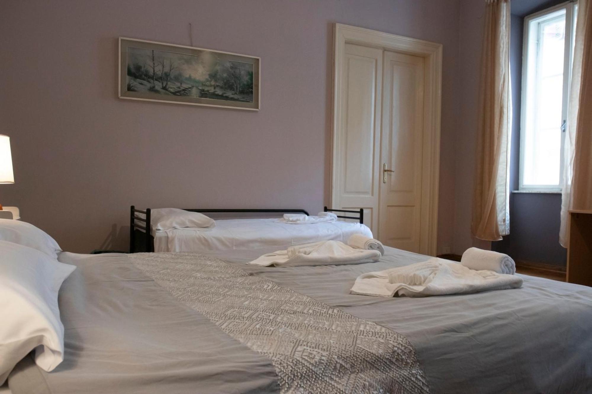 Hostel Teatro ตรีเอสเต ภายนอก รูปภาพ